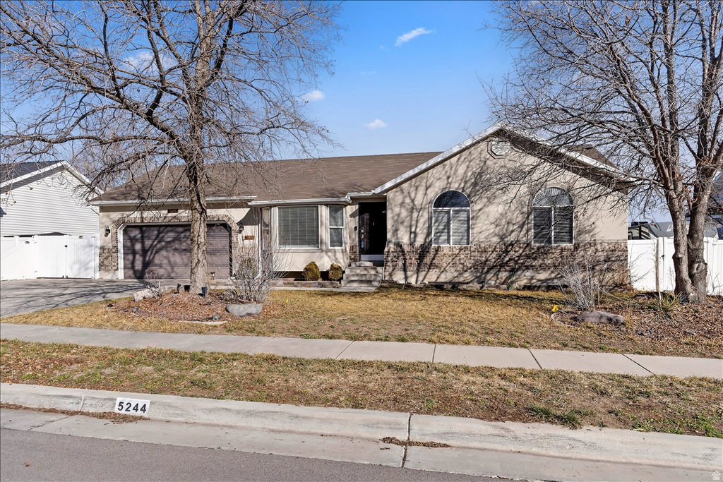 5244 W SHAGGY PEAK DR Riverton, UT 84096