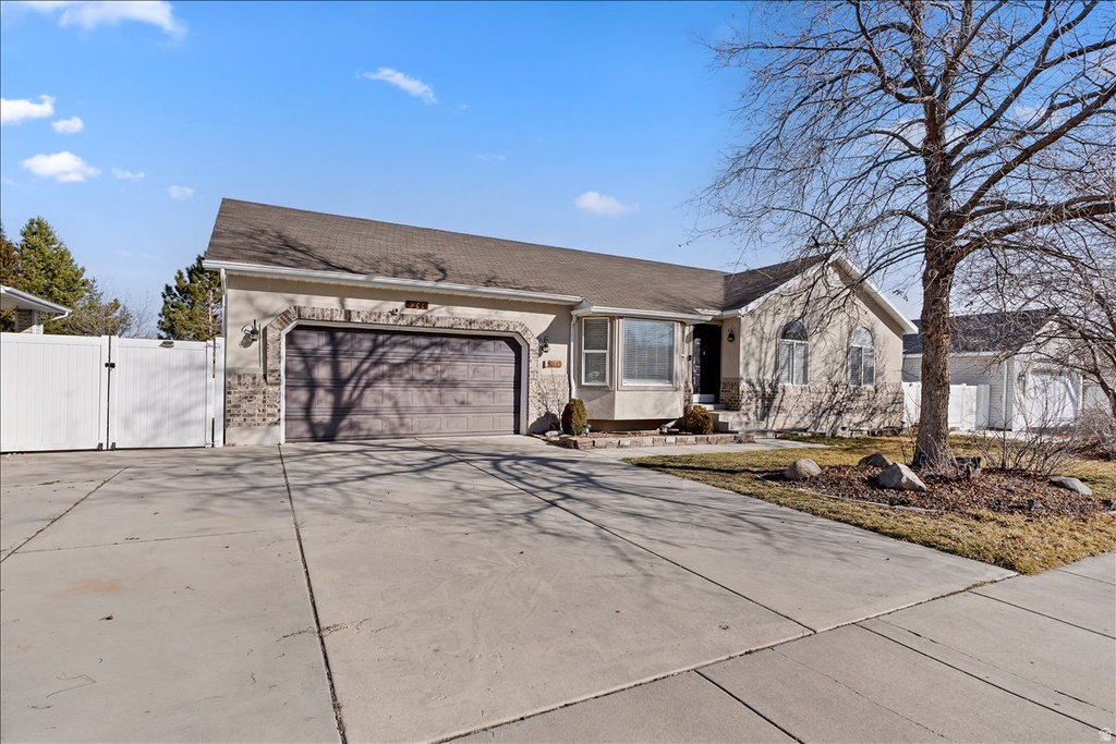 5244 W SHAGGY PEAK DR Riverton, UT 84096