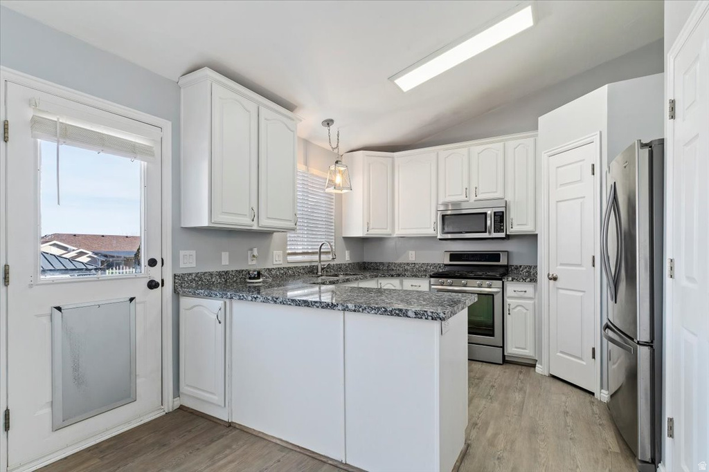 5244 W SHAGGY PEAK DR Riverton, UT 84096