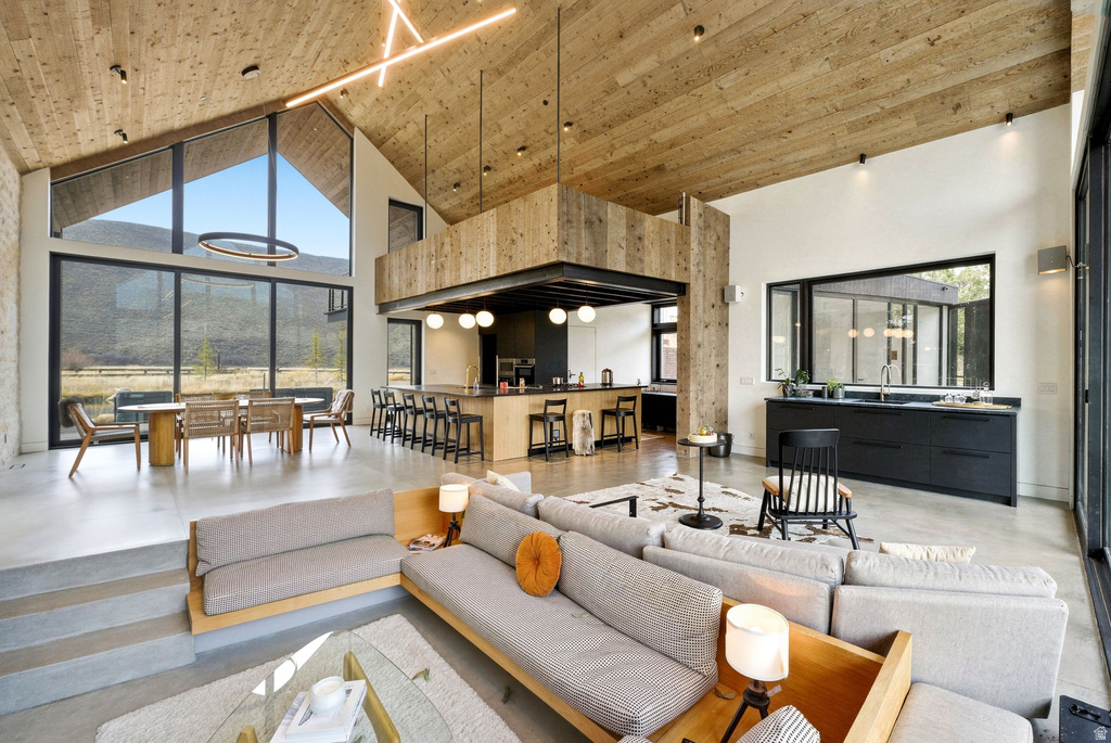 6950 N RIVER VALLEY DR Peoa, UT 84061