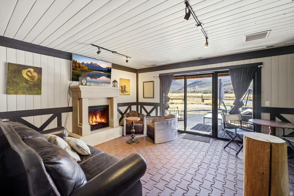 6950 N RIVER VALLEY DR Peoa, UT 84061