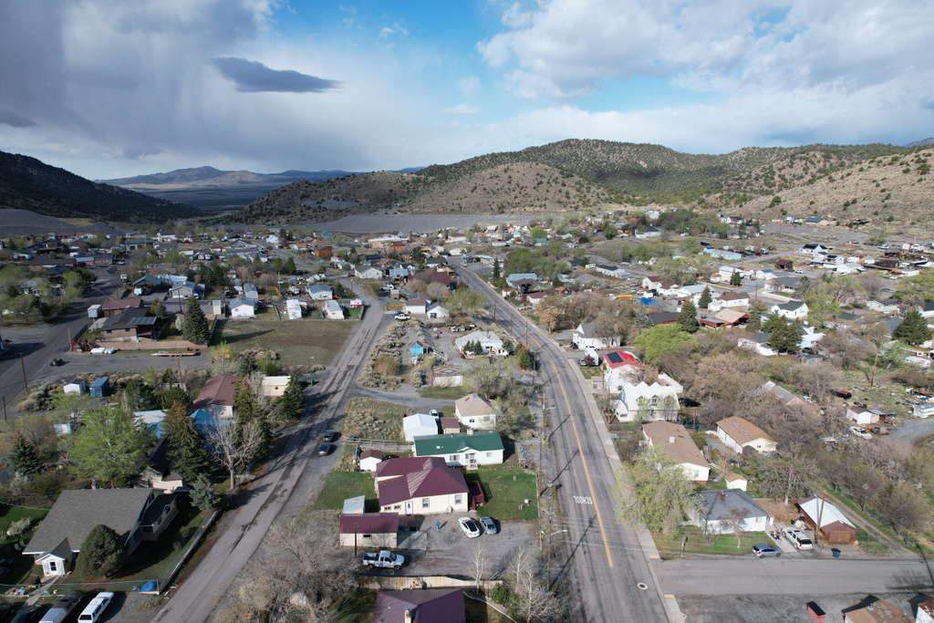 11 W MAIN ST Eureka, UT 84628