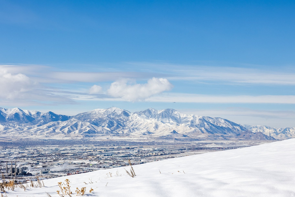 857 N SANDHURST DR Salt Lake City, UT 84103