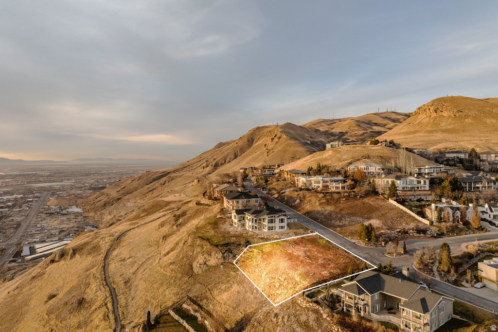 857 N SANDHURST DR Salt Lake City, UT 84103