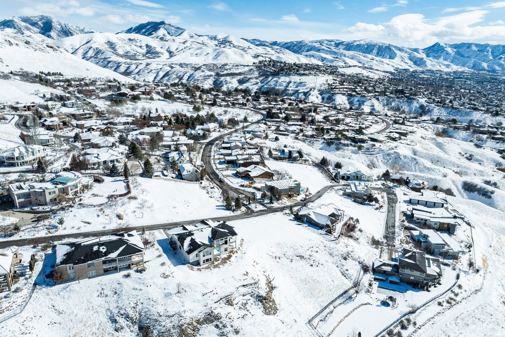 857 N SANDHURST DR Salt Lake City, UT 84103