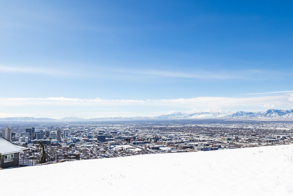 857 N SANDHURST DR Salt Lake City, UT 84103