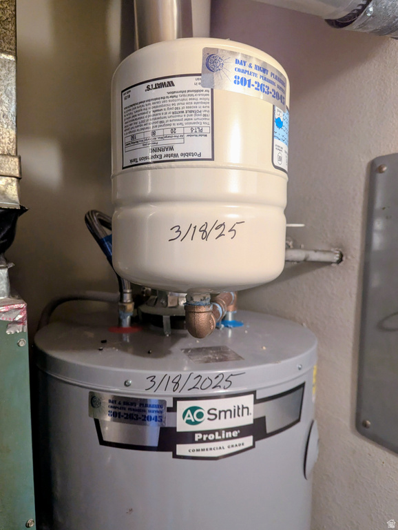 6904 S COUNTRYWOODS CIR #27D Cottonwood Heights, UT 84047