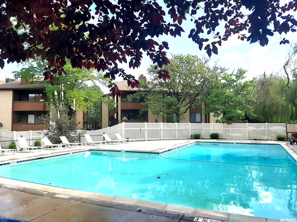 6904 S COUNTRYWOODS CIR #27D Cottonwood Heights, UT 84047