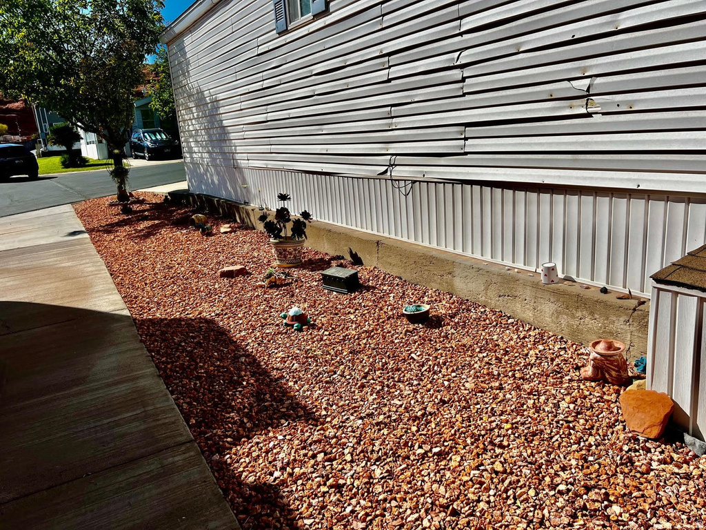 1150 W RED HILLS PKWY Washington, UT 84780