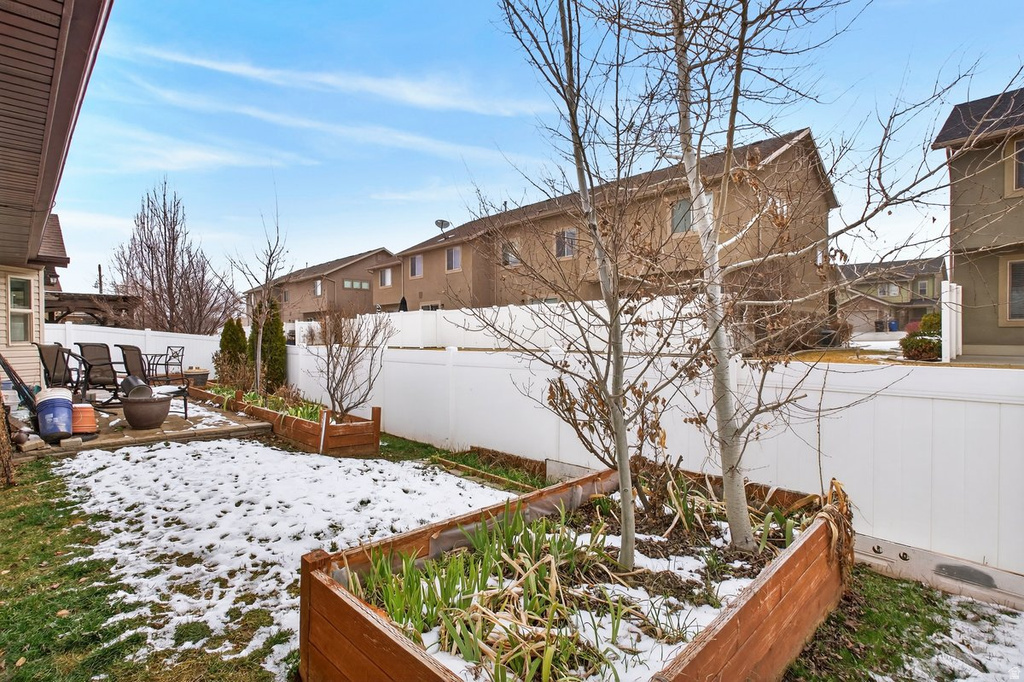 766 N STONNE LN Kaysville, UT 84037