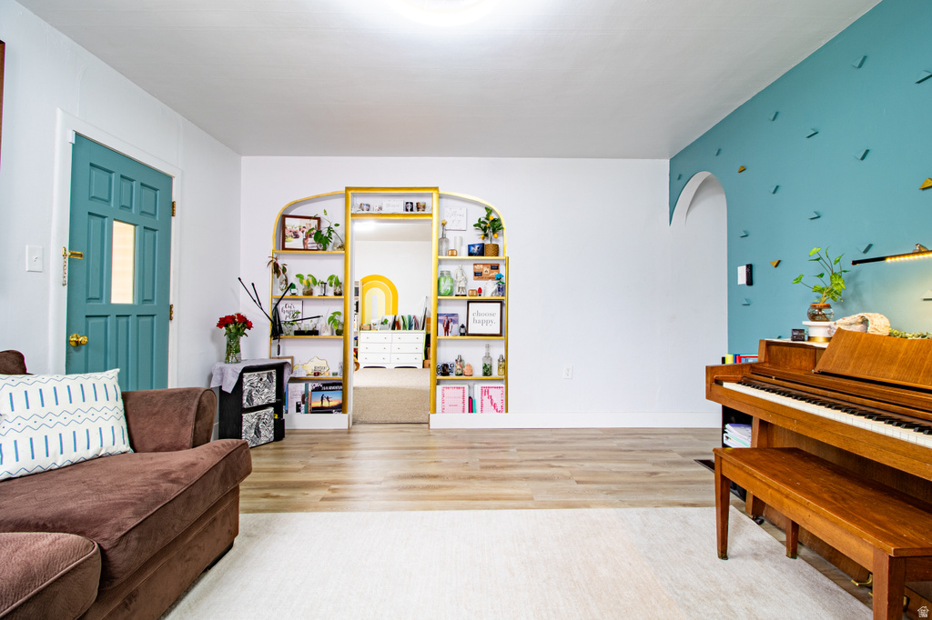 87 E PIONEER AVE Sandy, UT 84070