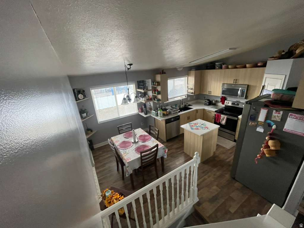 2376 S 2885 W Syracuse, UT 84075