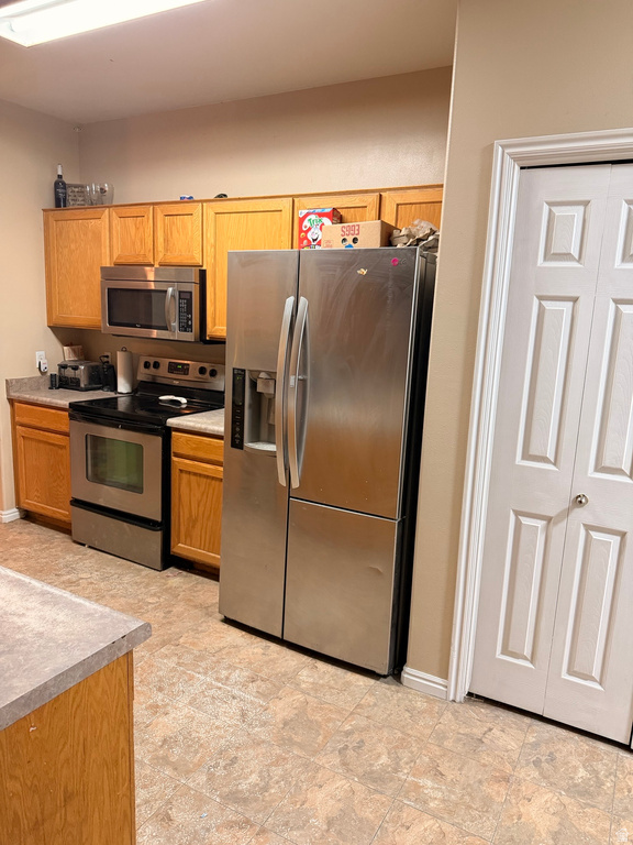 1374 E FALCON LN Eagle Mountain, UT 84005