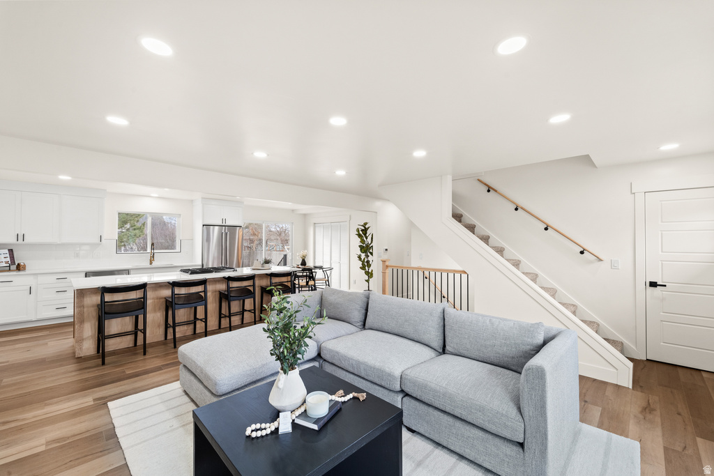 9073 S ELMHEARST DR West Jordan, UT 84088