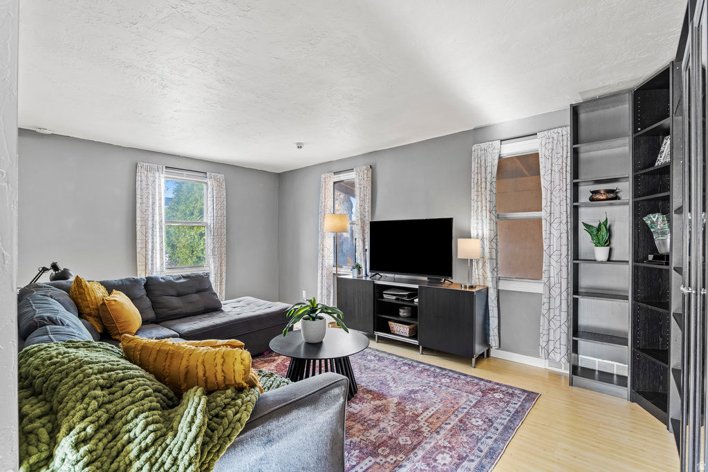 904 39TH ST Ogden, UT 84403