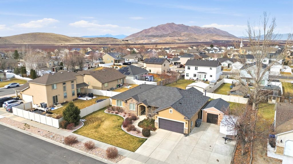 332 W 700 N Santaquin, UT 84655