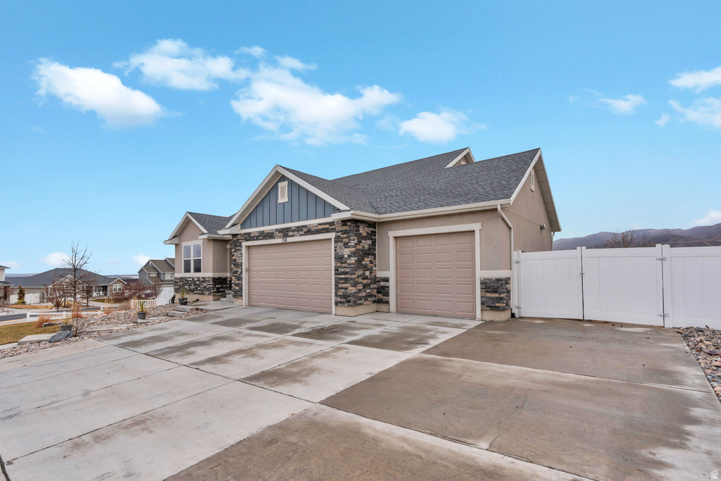 758 N PINNACLE LN Saratoga Springs, UT 84045