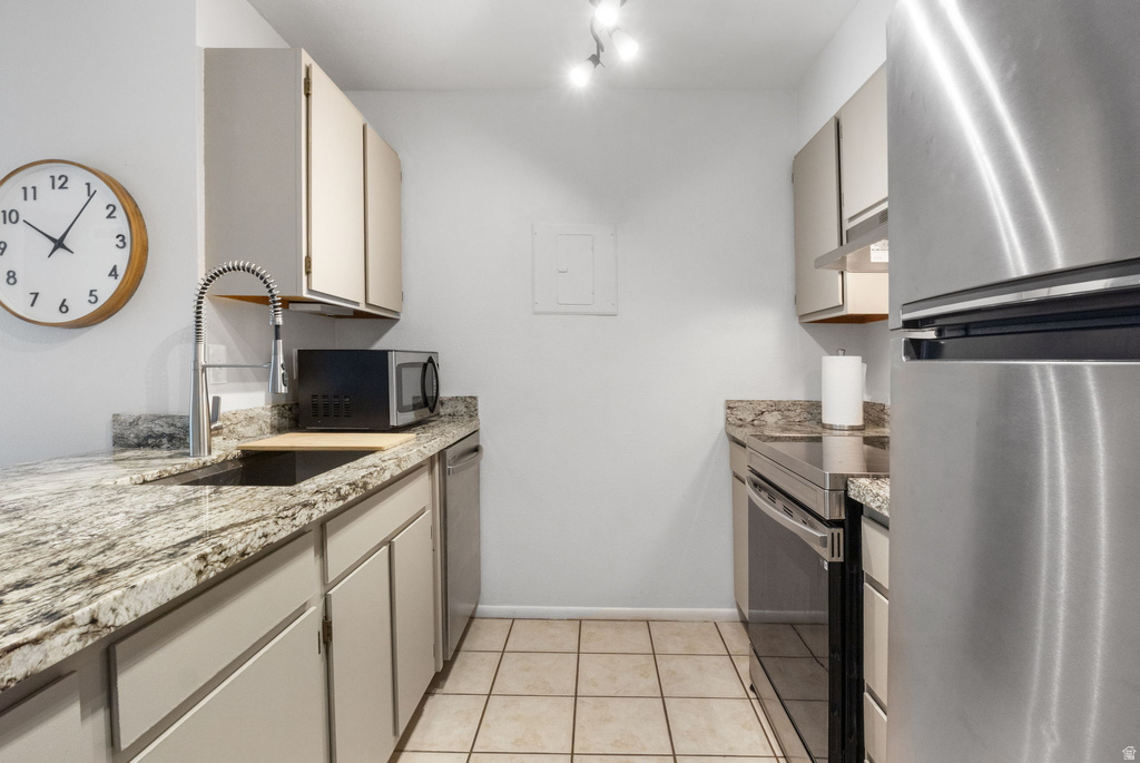 1228 E WATERSIDE CV #12 Cottonwood Heights, UT 84047