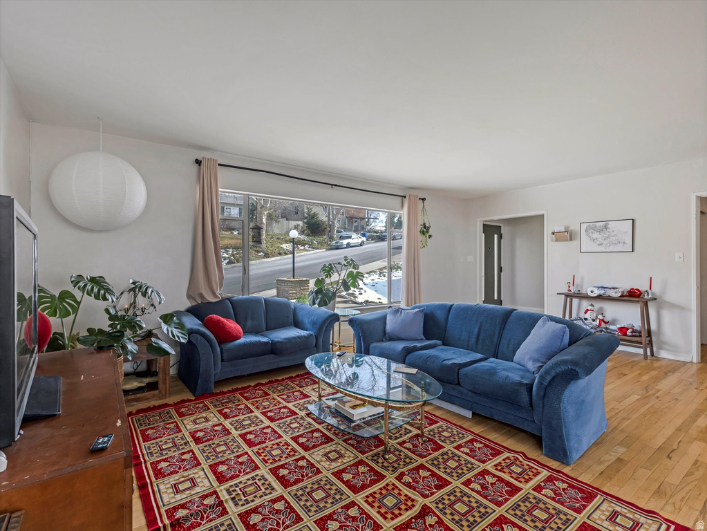 517 N WEST CAPITOL ST Salt Lake City, UT 84103