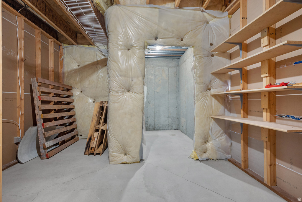 2901 W TABLE ROCK DR Taylorsville, UT 84129