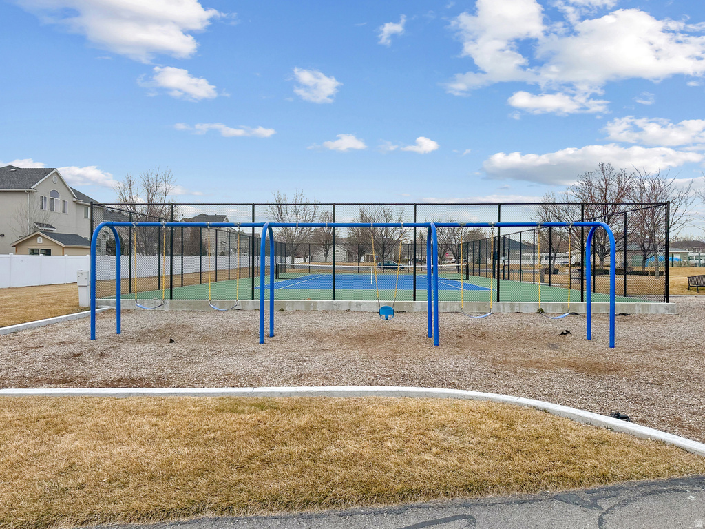 2901 W TABLE ROCK DR Taylorsville, UT 84129