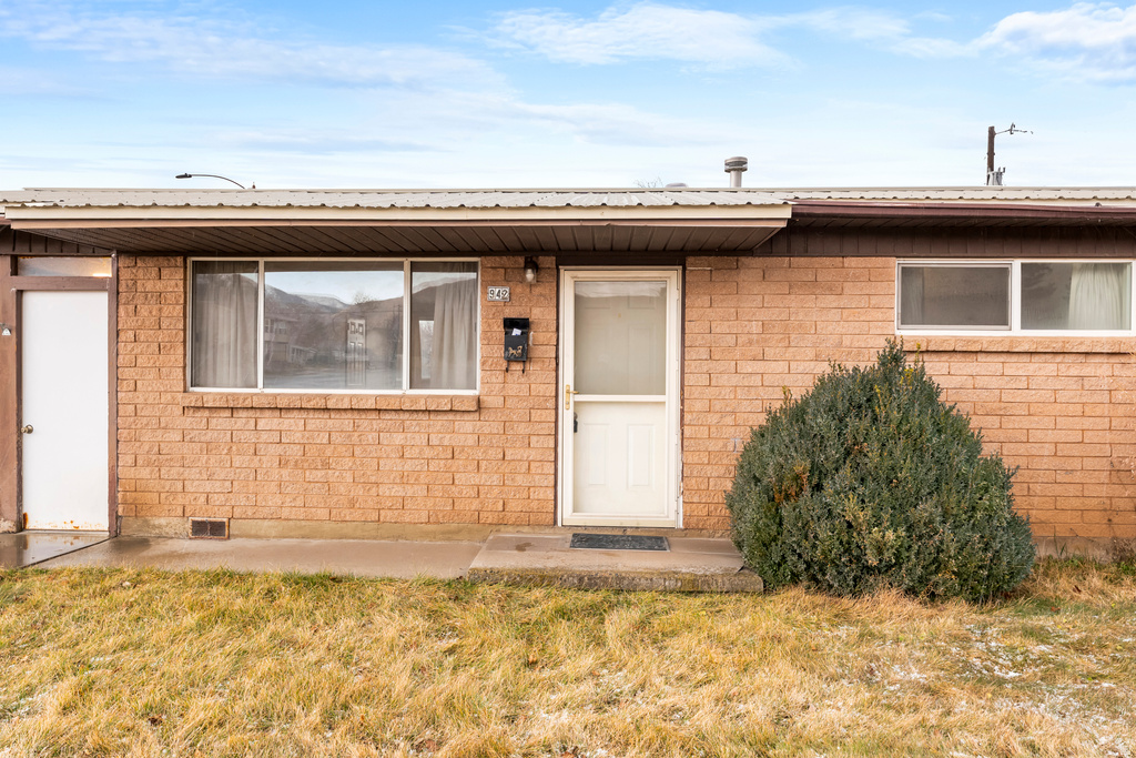 942 SAGE CREEK CIR Springville, UT 84663