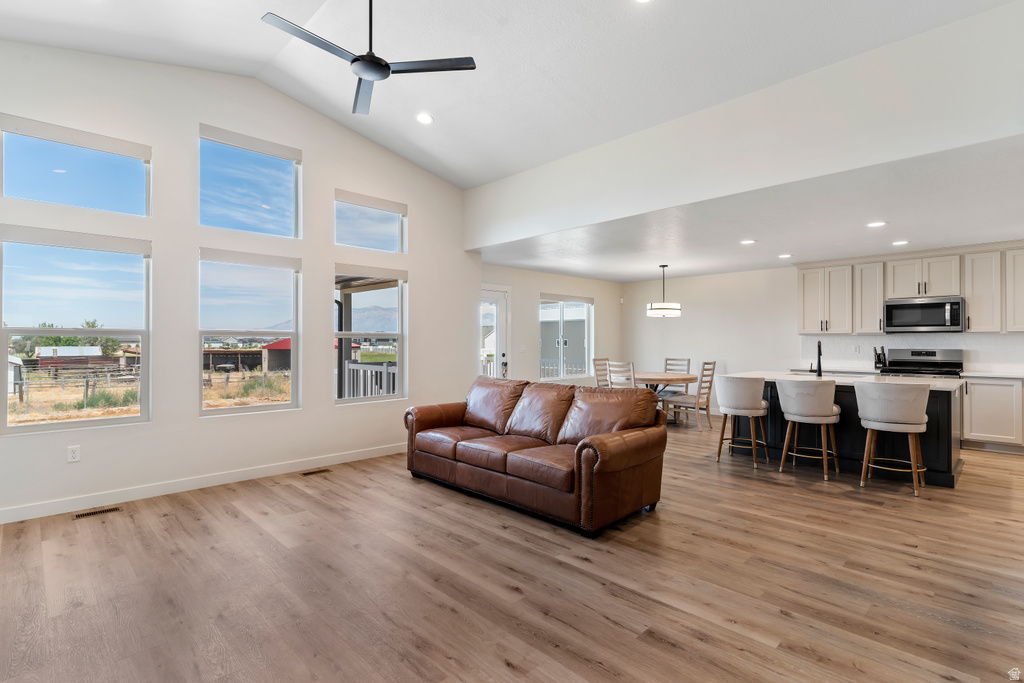 5478 W 3750 S Hooper, UT 84315