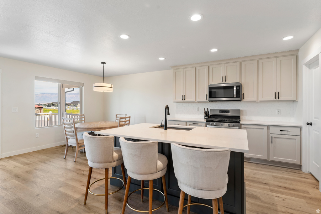 5478 W 3750 S Hooper, UT 84315