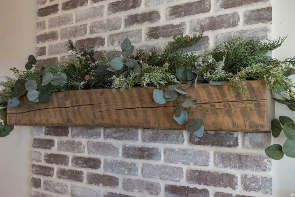 8356 N 9750 E Lapoint, UT 84039