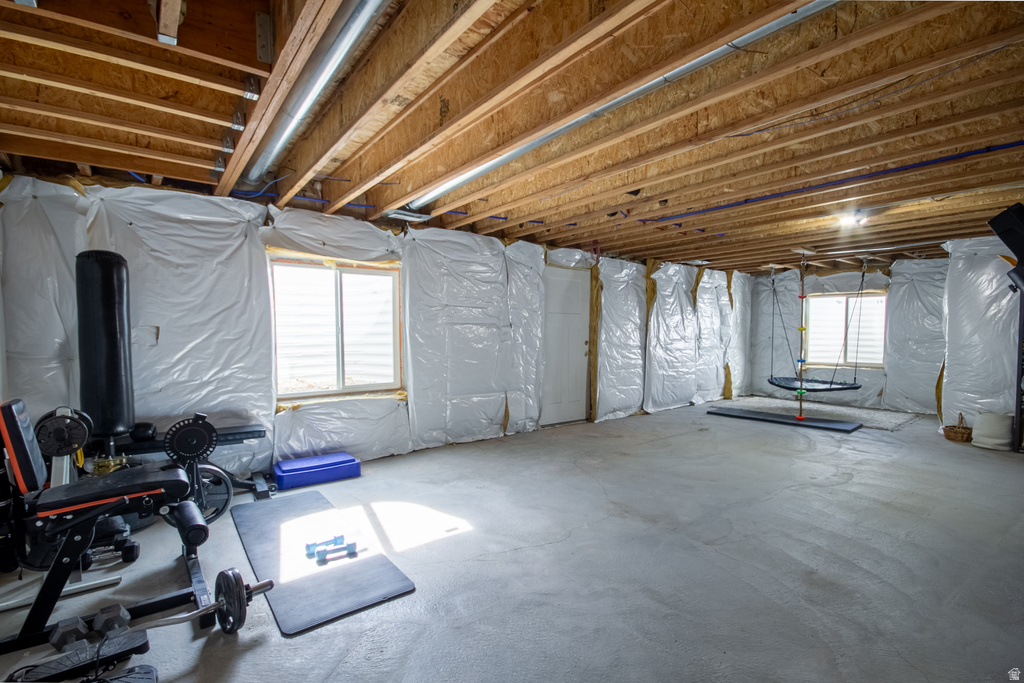 8356 N 9750 E Lapoint, UT 84039