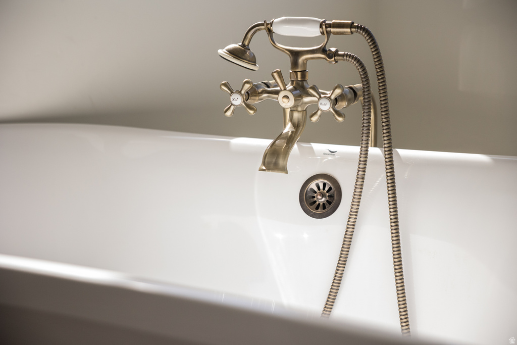 8356 N 9750 E Lapoint, UT 84039