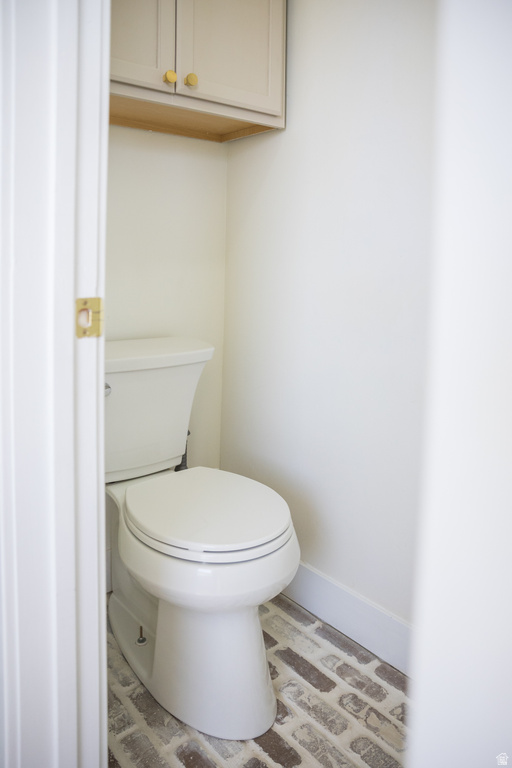 8356 N 9750 E Lapoint, UT 84039