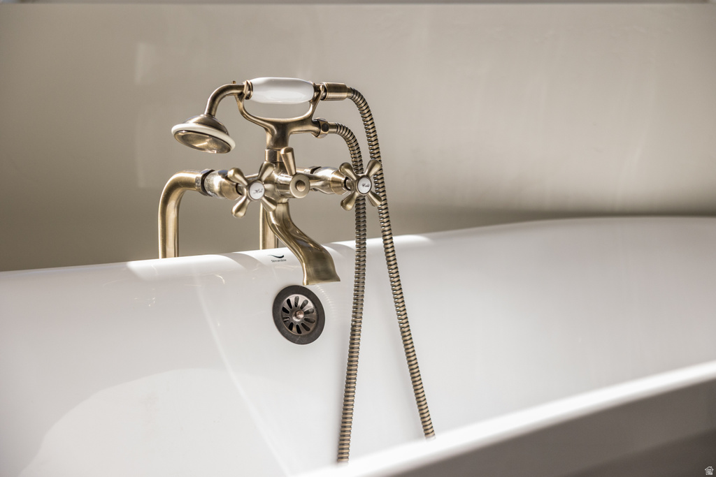 8356 N 9750 E Lapoint, UT 84039