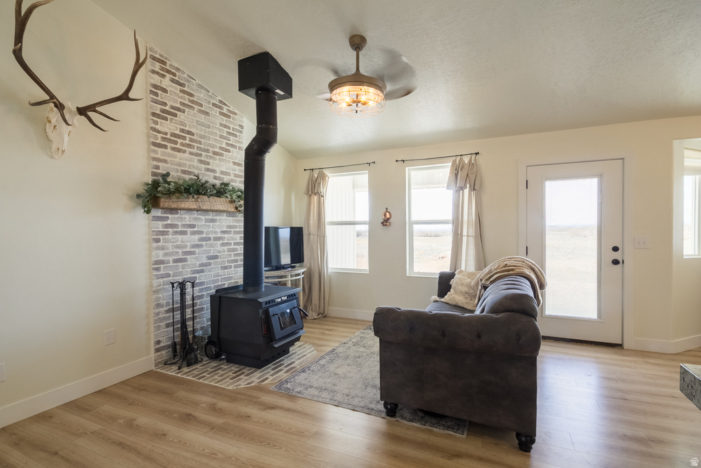 8356 N 9750 E Lapoint, UT 84039