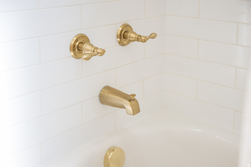 8356 N 9750 E Lapoint, UT 84039