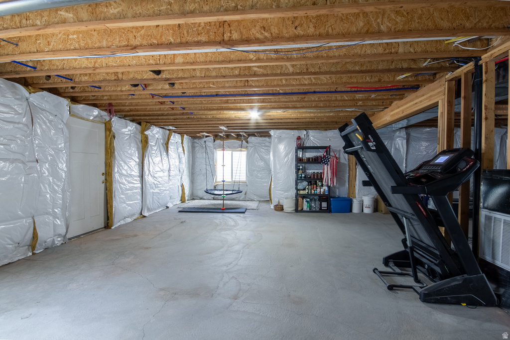 8356 N 9750 E Lapoint, UT 84039