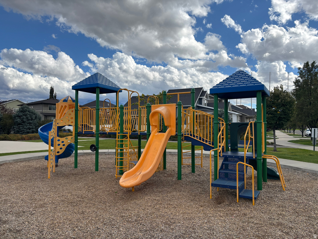 6891 S SUZANNE DR Midvale, UT 84047