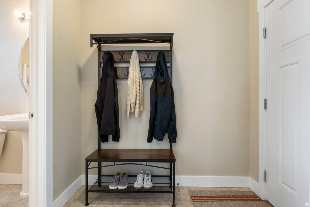 6891 S SUZANNE DR Midvale, UT 84047