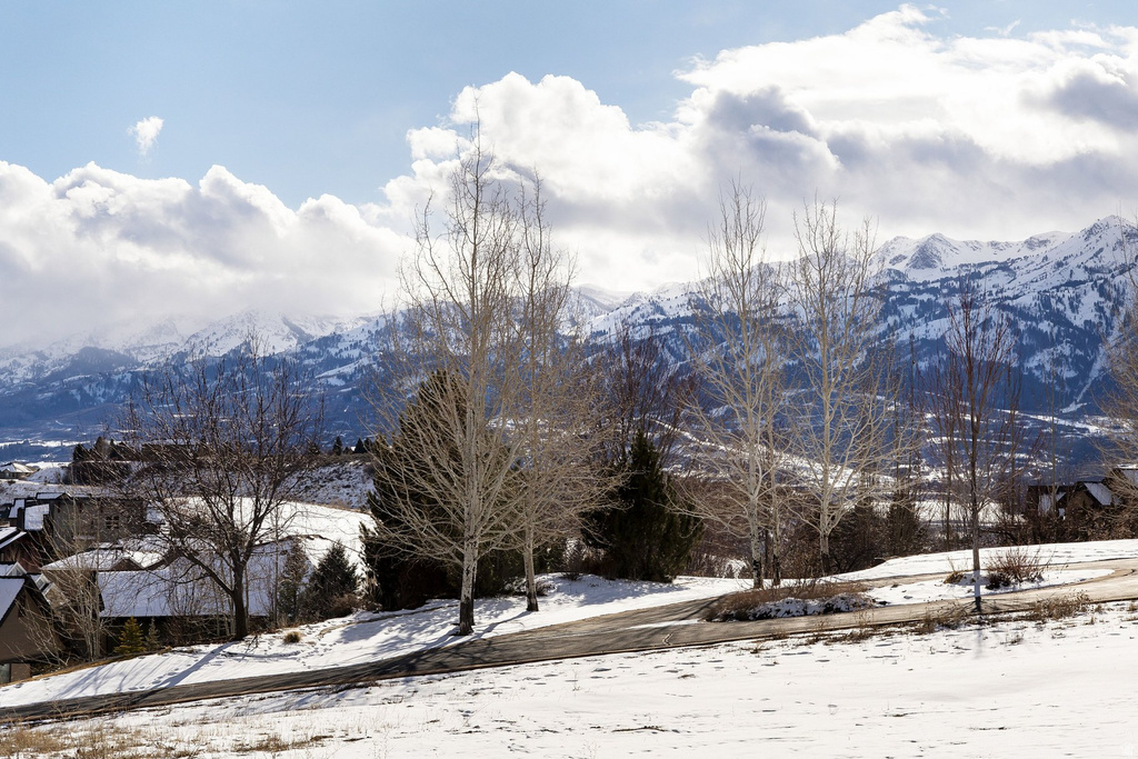 6363  WILLOW CREEK RD Mountain Green, UT 84050