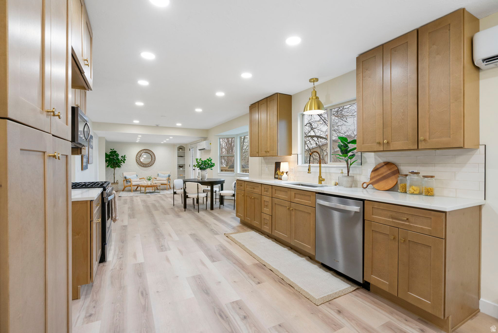 1549 N 400 W Centerville, UT 84014