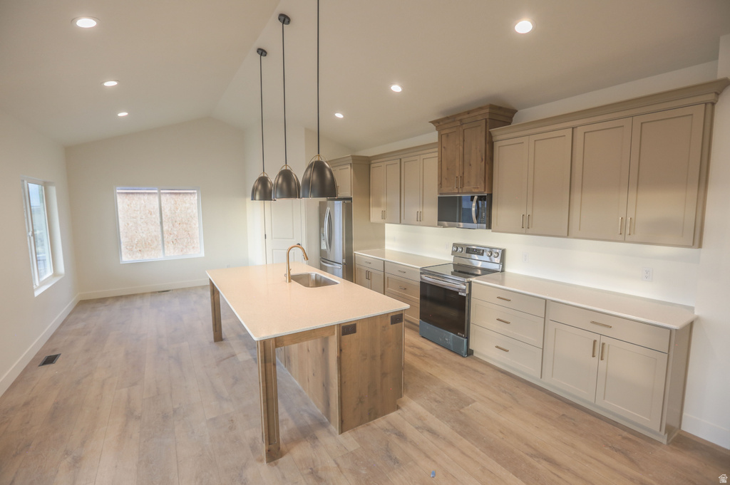 1585 N 250 E Nephi, UT 84648