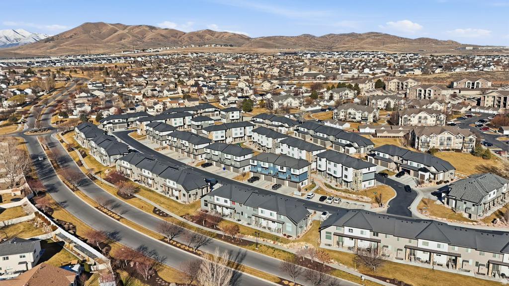 127 W HARVEST VILLAGE LN Saratoga Springs, UT 84045