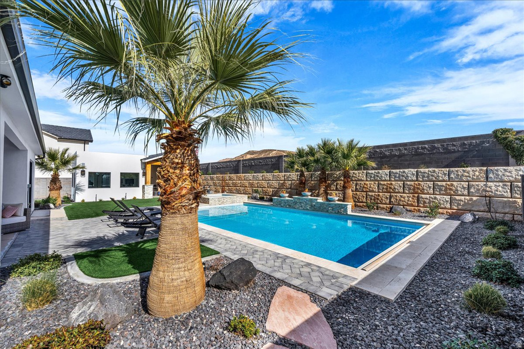 2909 S KATE LN Washington, UT 84780