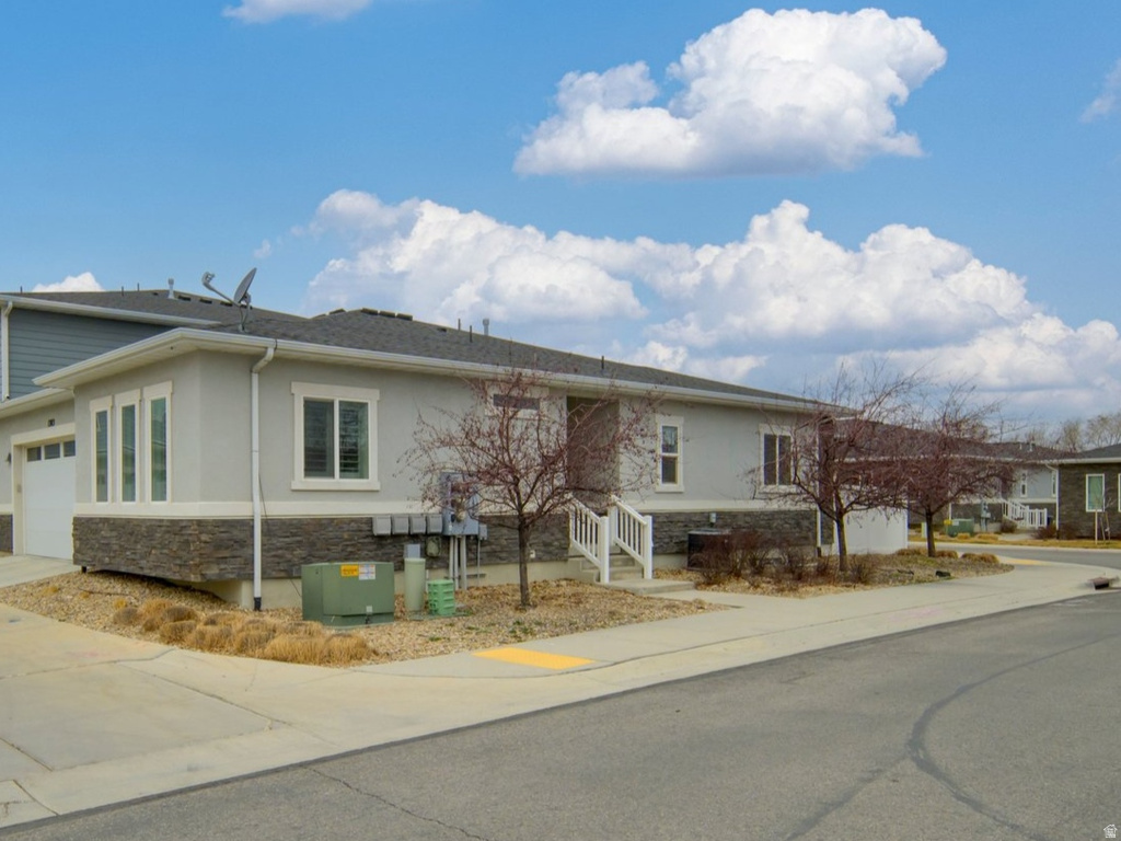 1383 W BRIDAL VEIL DR Riverton, UT 84065