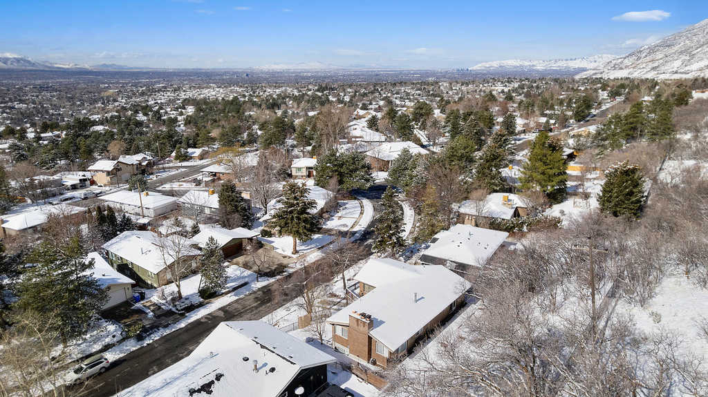 8535 S TOP OF THE WORLD CIR Salt Lake City, UT 84121