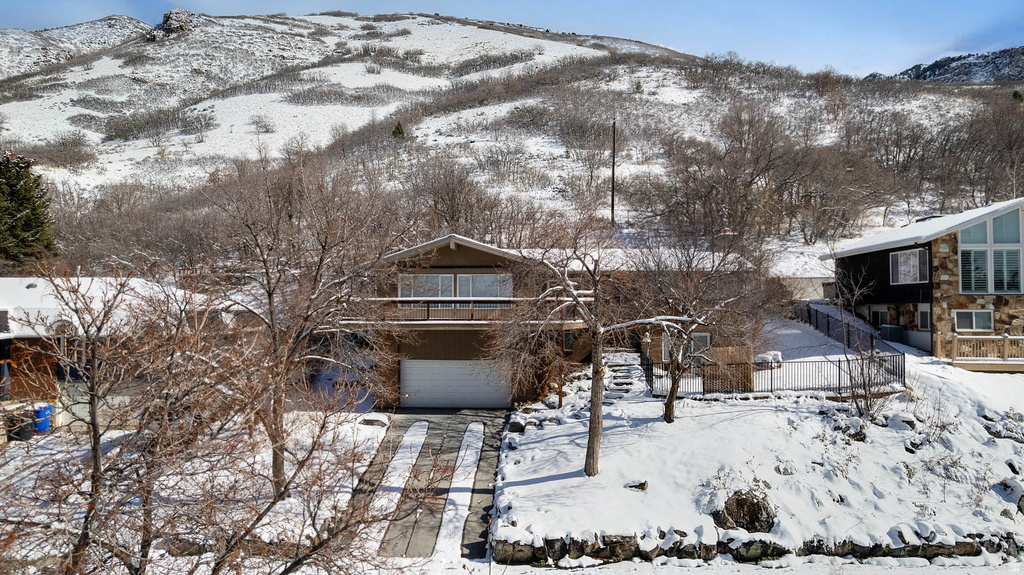 8535 S TOP OF THE WORLD CIR Salt Lake City, UT 84121