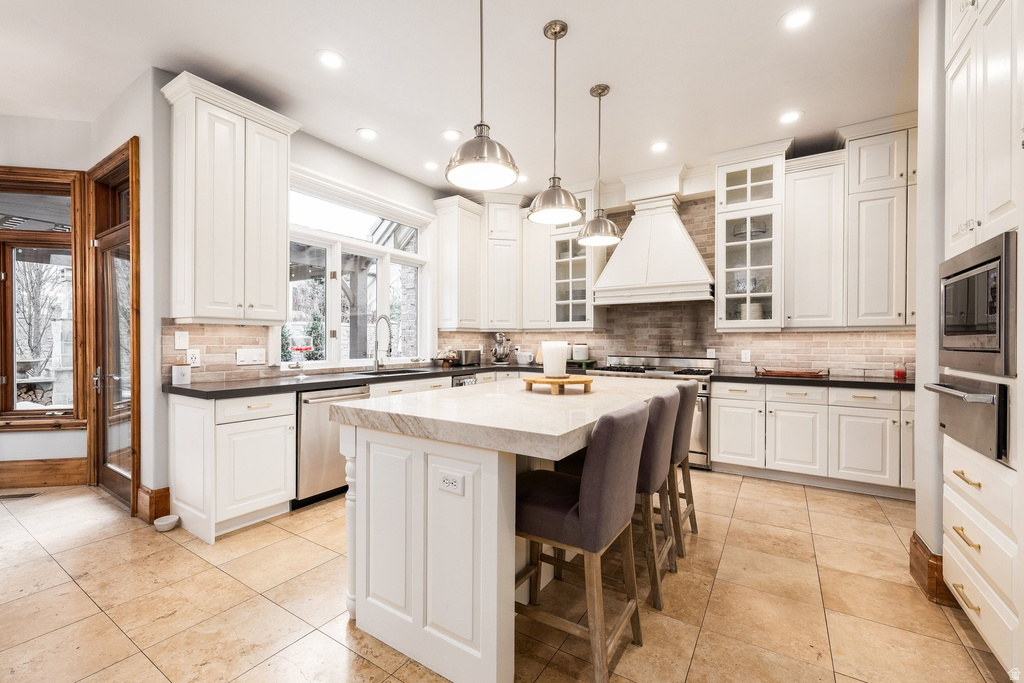 5083 S CLARENDEN PL Holladay, UT 84117