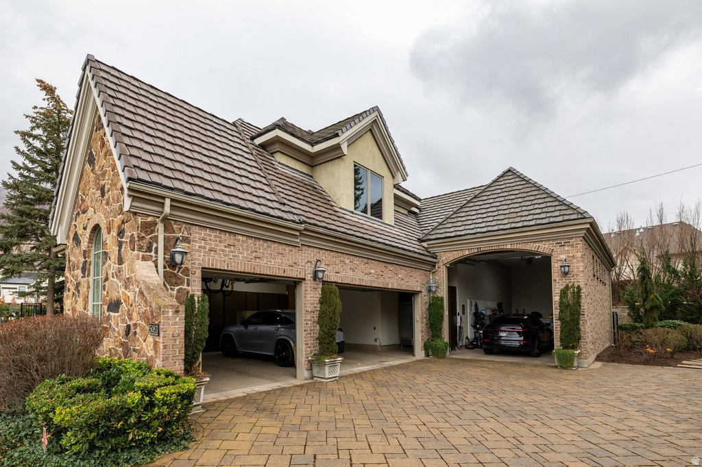 5083 S CLARENDEN PL Holladay, UT 84117