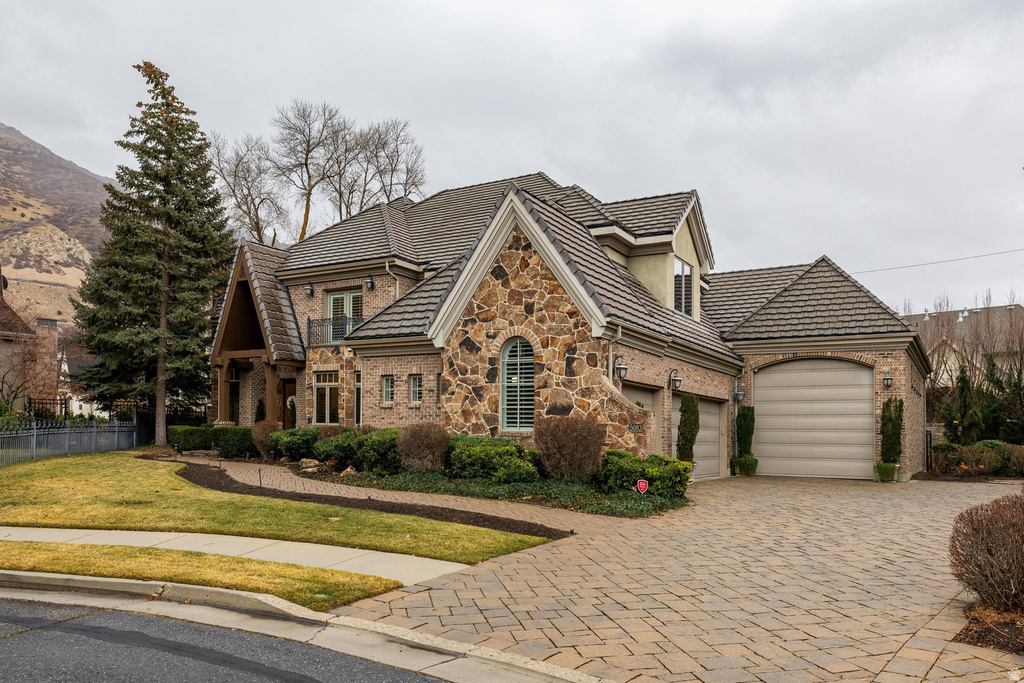 5083 S CLARENDEN PL Holladay, UT 84117