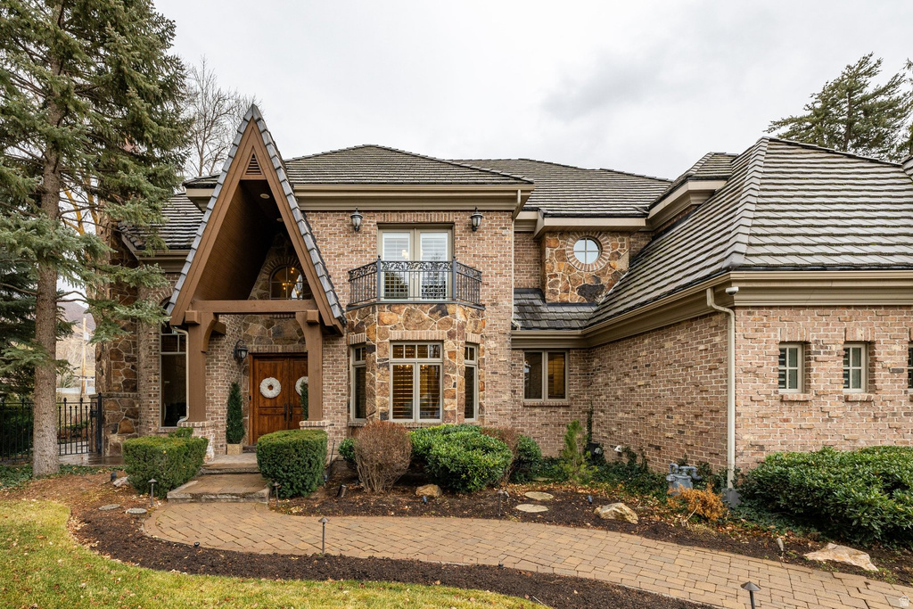 5083 S CLARENDEN PL Holladay, UT 84117